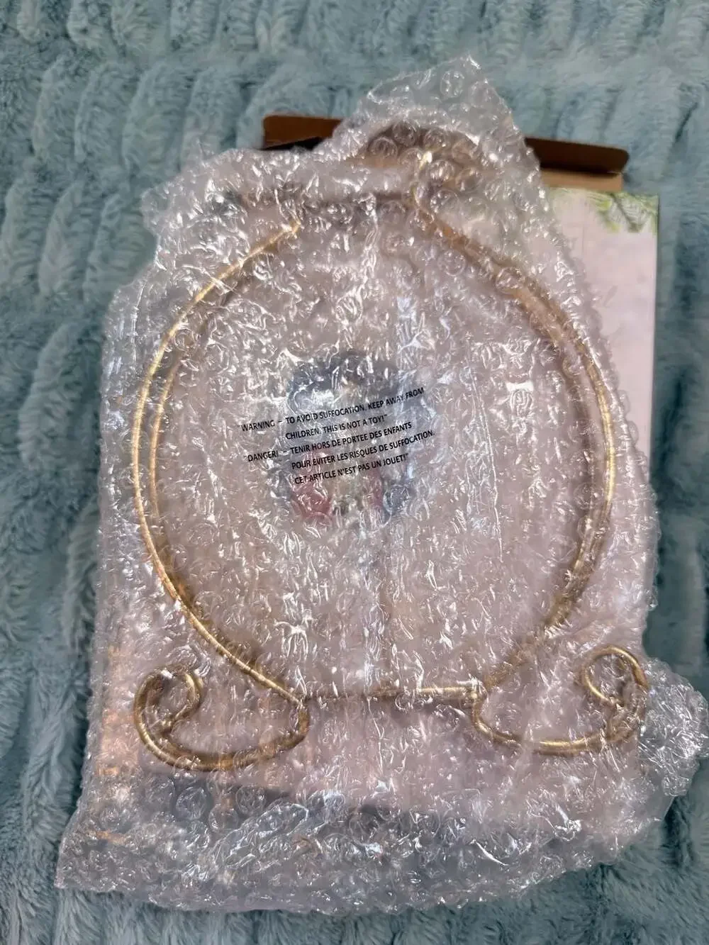 Pier 1 Ornate Gold-Tone Collapsible Ornament Holder Display Stand